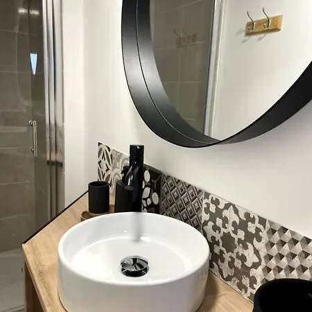 Bel Sur Cour Plein Centre Et Parking Apartment *