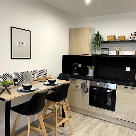 Bel Sur Cour Plein Centre Et Parking Apartment